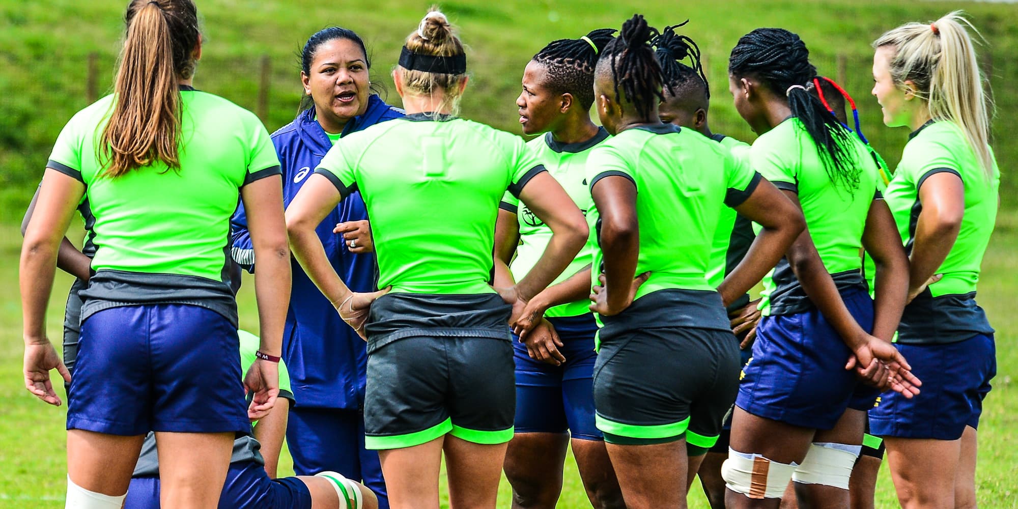 Johannes-Haupt signs on the dotted line