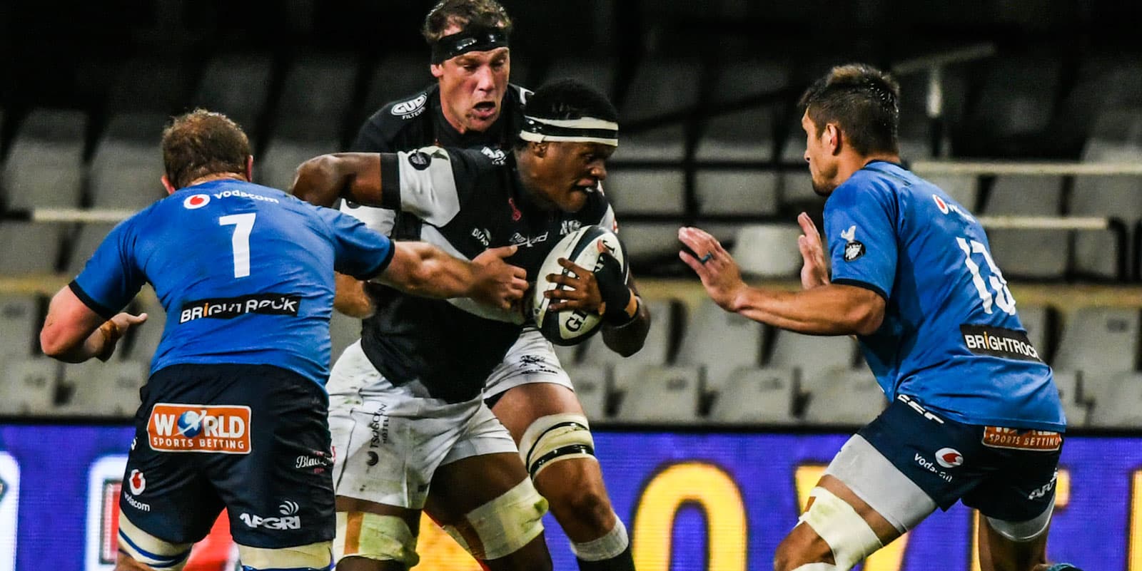 Sharks blitz Bulls to soar to the summit