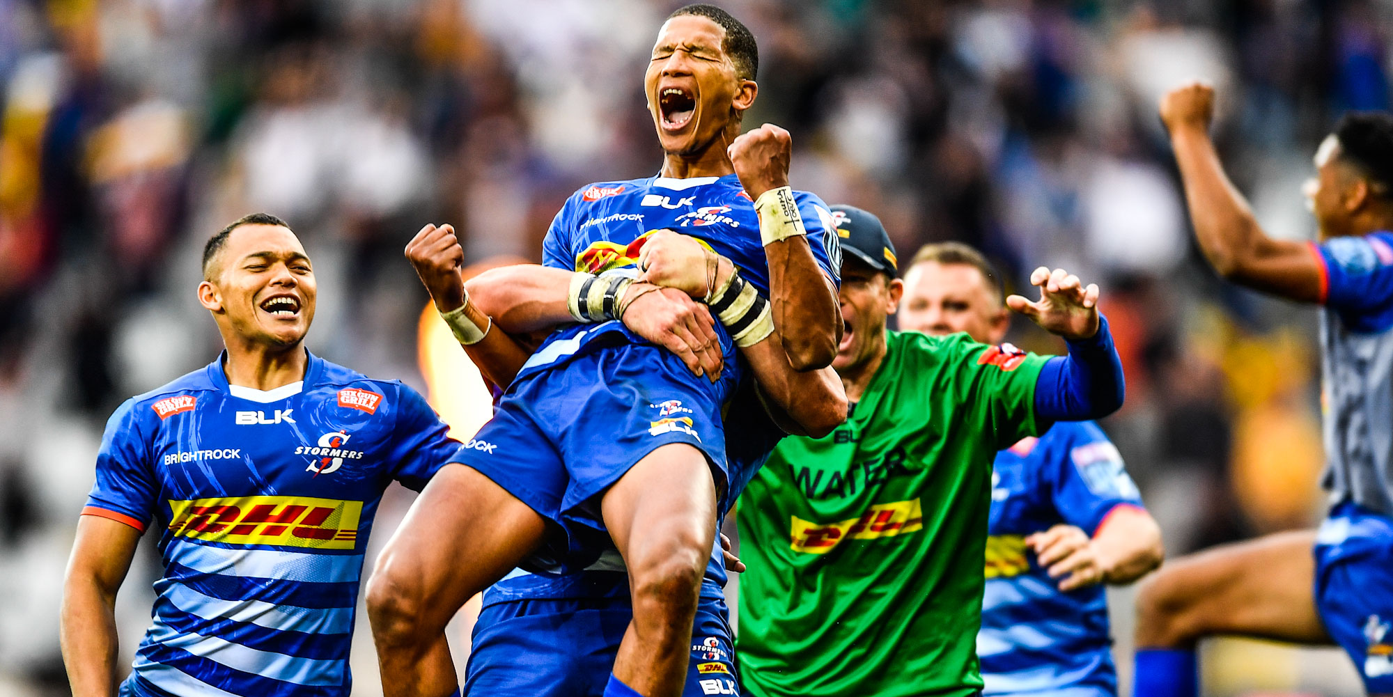 Manie Libbok celebrates kicking the match winner in the DHL Stormers' Vodacom URC semi-final against Ulster last season.