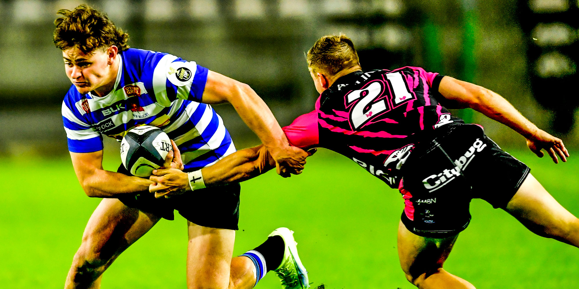 Thomas Nel of DHL WP tries to evade a tackle in their match against the Airlink Pumas.