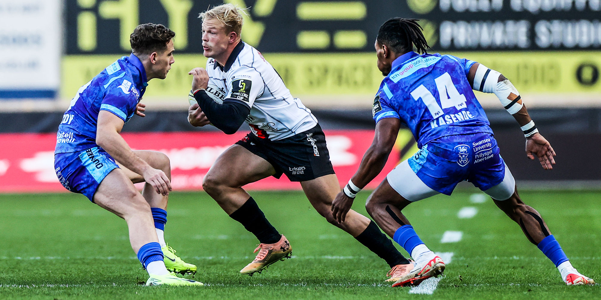 JC Pretorius in action against Ospreys.