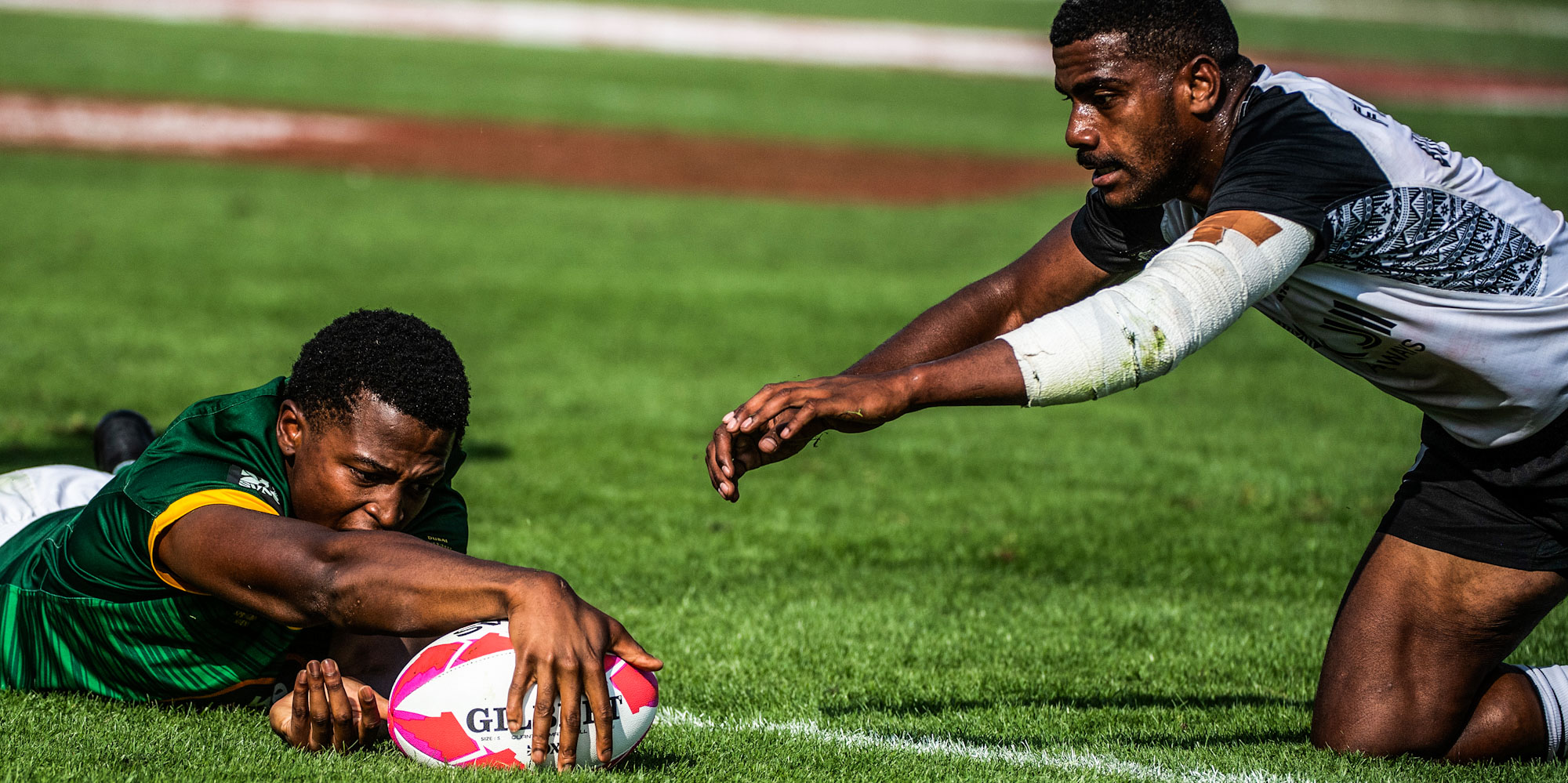 Masande Mtshali goes over for another crucial try, this time against Fiji in the semi-finals in Dubai.