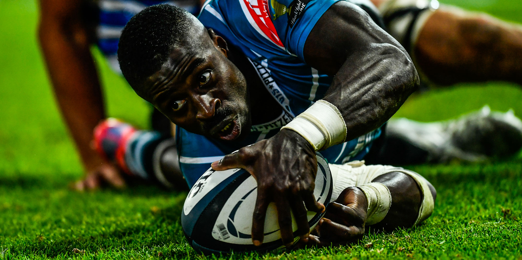 Luther Obi scores the match-winner for Windhoek Draught Griquas.