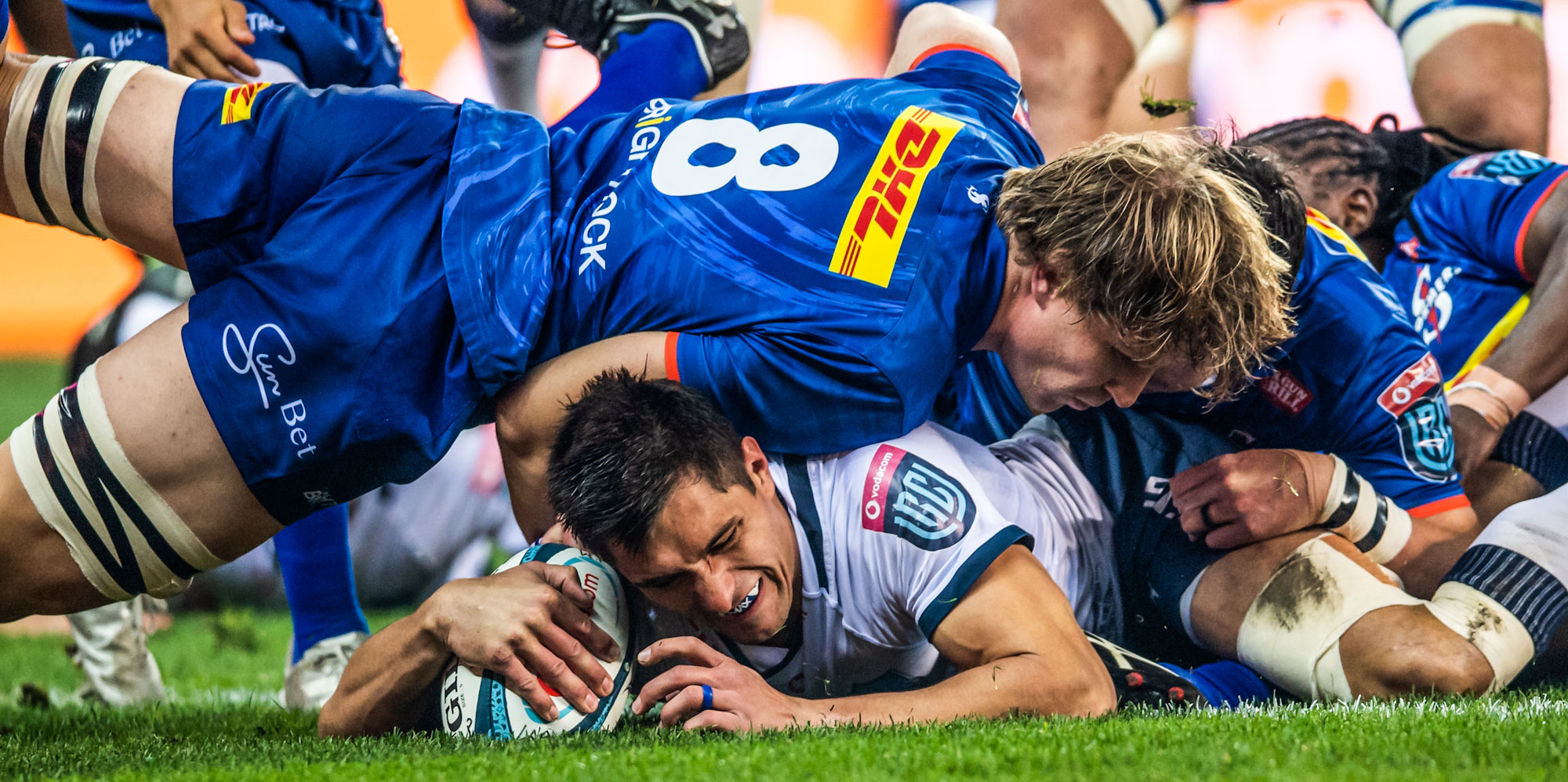 Harold Vorster scored the first try of the game in the third minute for the Vodacom Bulls.