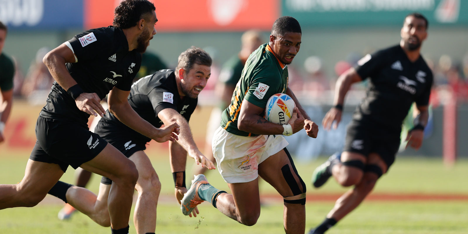 Shilton van Wyk on his way to score the match winner against New Zealand Sevens.